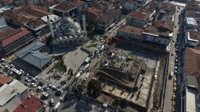 D&uuml;zce&rsquo;de kent meydanının temeli atıldı
