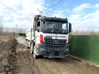 D&uuml;zce&rsquo;de k&ouml;y yollarında bakım &ccedil;alışmaları s&uuml;r&uuml;yor
