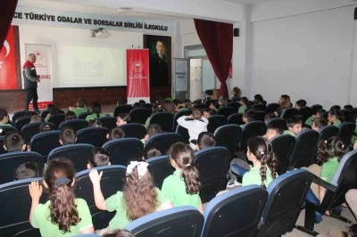 D&uuml;zce&rsquo;de &ouml;ğrencilere s&uuml;t ve gıda g&uuml;venliği eğitimi
