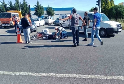 D&uuml;zce&rsquo;de otomobilin &ccedil;arptığı yaşlı adam yaralandı
