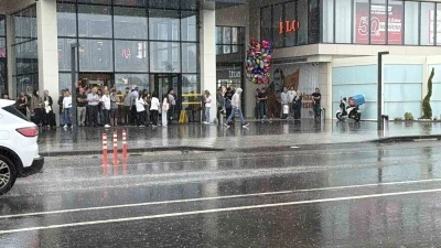 D&uuml;zce&rsquo;de sağanak yağış etkili oldu
