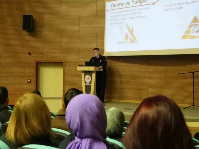 D&uuml;zce&rsquo;de sağlık&ccedil;ılara yangın eğitimi
