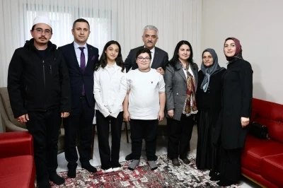 D&uuml;zce&rsquo;de şehit ailesine anlamlı ziyaret
