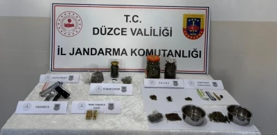 D&uuml;zce&rsquo;de uyuşturucu operasyonunda 2 kişi g&ouml;zaltına alındı
