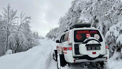 D&uuml;zce&rsquo;de yaşlı hastaya paletli ambulans ulaştı
