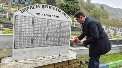 Düzce depreminin 26. yılında acılar hala taze

