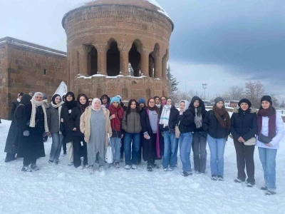 D&uuml;zce gen&ccedil;ler medeniyet kampında
