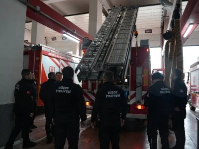D&uuml;zce İtfaiyesi yedi 24 vatandaşın yanında
