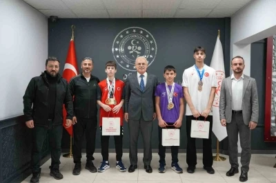 D&uuml;zce&rsquo;nin Şampiyon Taekwondocuları şehri gururulandırıyor
