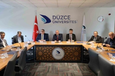 D&uuml;zce &Uuml;niversitesi danışma kurulu ilk toplantısını ger&ccedil;ekleştirdi
