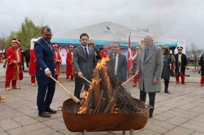 D&uuml;zce &Uuml;niversitesi&rsquo;nde Nevruz Bayramı coşkusu
