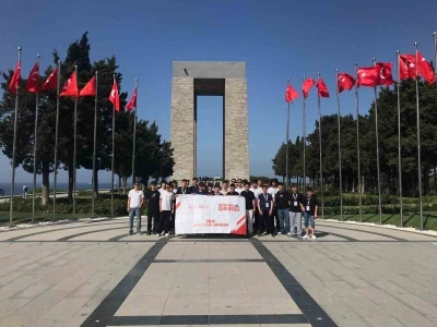 D&uuml;zceli gen&ccedil;ler &Ccedil;anakkale ruhunu yerinde yaşadı
