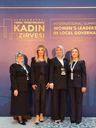 Düzceli kadın meclis üyeleri &quot;Yerel Yönetimlerde Kadın Zirvesi&quot;nde
