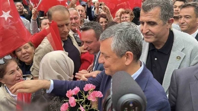 (D&uuml;zeltme) CHP Grup Başkanı &Ouml;zg&uuml;r &Ouml;zel Burdur&rsquo;da
