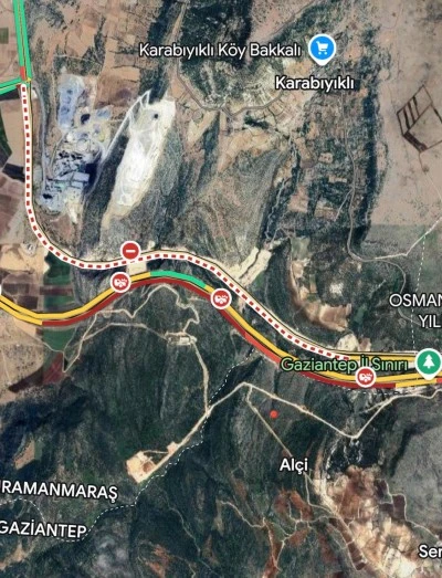 E-90 Karayolunda Kar Kabusu. S&uuml;r&uuml;c&uuml;ler Saatlerdir Mahsur, A&ccedil;ıklama Bekleniyor