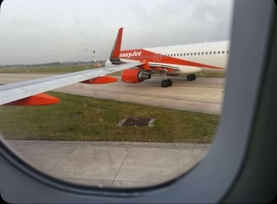 EasyJet’a ait iki yolcu uçağı taksi sırasında çarpıştı
