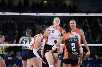 Eczacıbaşı Dynavit, Kupa Voley&rsquo;de adını finale yazdırdı
