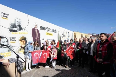 Edebiyat Sokağı’ndan Gazze şiirleriyle selam gönderildi
