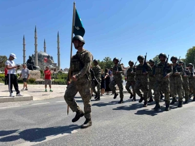 Edirne’de 30 Ağustos coşkusu: Mehmetçiğin zafer yürüyüşü dosta güven, düşmana korku saldı
