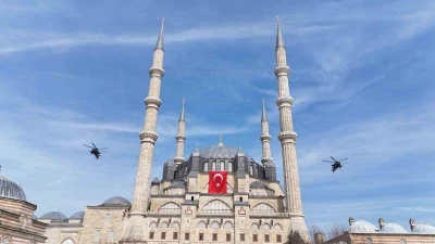 Edirne&rsquo;de Balkan şehitleri i&ccedil;in F-16 ve Atak&rsquo;tan saygı u&ccedil;uşu
