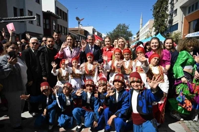 Edirne&rsquo;de D&uuml;nya Romanlar G&uuml;n&uuml;&rsquo;nde renkli g&ouml;r&uuml;nt&uuml;ler
