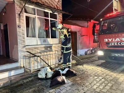 Edirne&rsquo;de ev yangını
