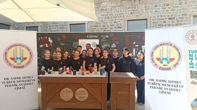 Edirne&rsquo;de geleceğin aş&ccedil;ıları, i&ccedil;ecek yarışmasında h&uuml;nerlerini sergiledi
