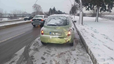 Edirne&rsquo;de kar yağışında zincirleme kaza: 9 ara&ccedil; birbirine girdi
