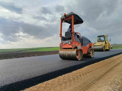 Edirne’de köy yolları modern asfaltla yenileniyor
