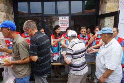 Edirne&rsquo;de kurulan g&ouml;n&uuml;l sofrasında dayanışma &ouml;rneği
