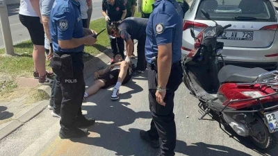 Edirne’de motosiklet, yayaya yol veren otomobile çarptı: 1 yaralı
