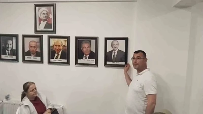 Edirne&rsquo;de partililer CHP il binası &ouml;n&uuml;nde toplandı

