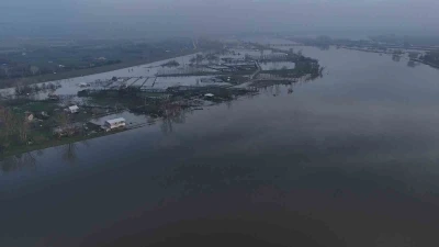 Edirne&rsquo;de "turuncu alarm" seviyesindeki Meri&ccedil; Nehri&rsquo;nde su debisi d&uuml;şmeye başladı
