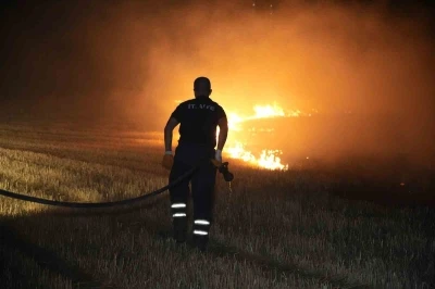 Edirne’de tarlada çıkan anız yangını korkuttu
