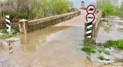 Edirne&rsquo;de Tunca Nehri taştı: Sara&ccedil;hane K&ouml;pr&uuml;s&uuml; trafiğe kapandı
