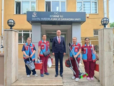 Edirne&rsquo;de vefa hizmetleri y&uuml;zleri g&uuml;ld&uuml;r&uuml;yor, g&ouml;n&uuml;lleri ısıtıyor
