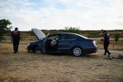 Edirne’de yoldan çıkan otomobil refüje çıktı: 5 yaralı
