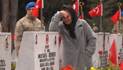 Edirnekapı Şehitliği&rsquo;nde bayram &ouml;ncesi h&uuml;z&uuml;nl&uuml; ziyaret
