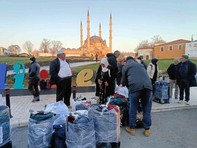 Edirneli umreciler Selimiye Meydanı&rsquo;nda karşılandı
