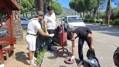 Edremit MYO &ouml;ğrencilerinden &ccedil;evre temizliği
