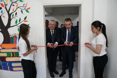 Edremit&rsquo;te eğitime k&uuml;t&uuml;phane desteği
