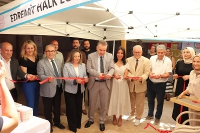 Edremit&rsquo;te kursiyerlerin el emeği g&ouml;z nuru &uuml;r&uuml;nleri sergilendi
