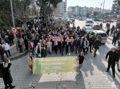 Edremit&rsquo;te "Geleneksel Zeytin Hasat Sonu Meci Şenliği" coşkuyla başladı
