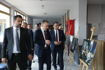 Edremit&rsquo;te "İrade bizim, zafer bizim" fotoğraf sergisi a&ccedil;ıldı
