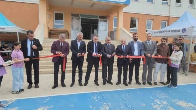 Edremit&rsquo;te "Vakti Kuşanmak" sergisi a&ccedil;ıldı
