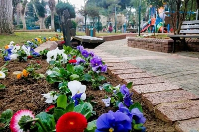 Efeler Belediyesi&rsquo;nden &ccedil;i&ccedil;ek d&uuml;zenlemesi
