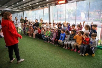 Efeler Belediyesi&rsquo;nden miniklere afet bilinci eğitimi
