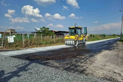 Efeler&rsquo;de asfaltlama &ccedil;alışmaları hız kazandı
