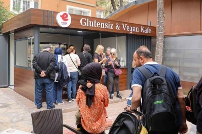 Efeler&rsquo;de &ccedil;&ouml;lyak hastalarına g&uuml;venli lezzet durağı
