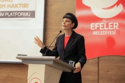Efeler&rsquo;de &rsquo;D&ouml;n&uuml;m Noktasında Cumhuriyet&rsquo; konuşuldu
